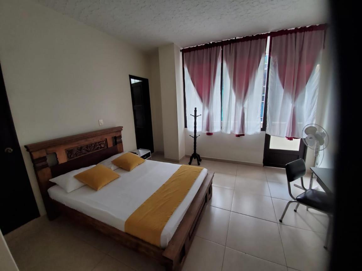 Hotel Cataluna Перейра Экстерьер фото