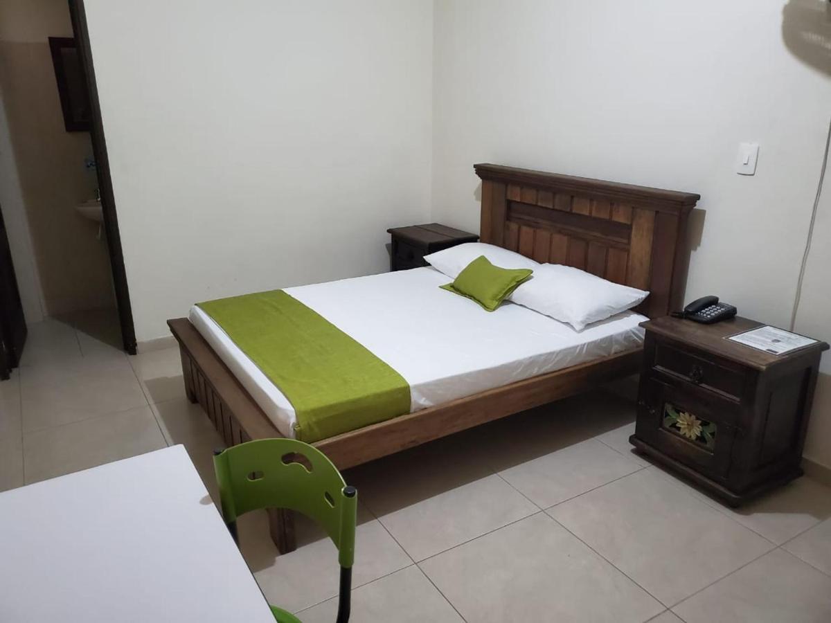 Hotel Cataluna Перейра Экстерьер фото