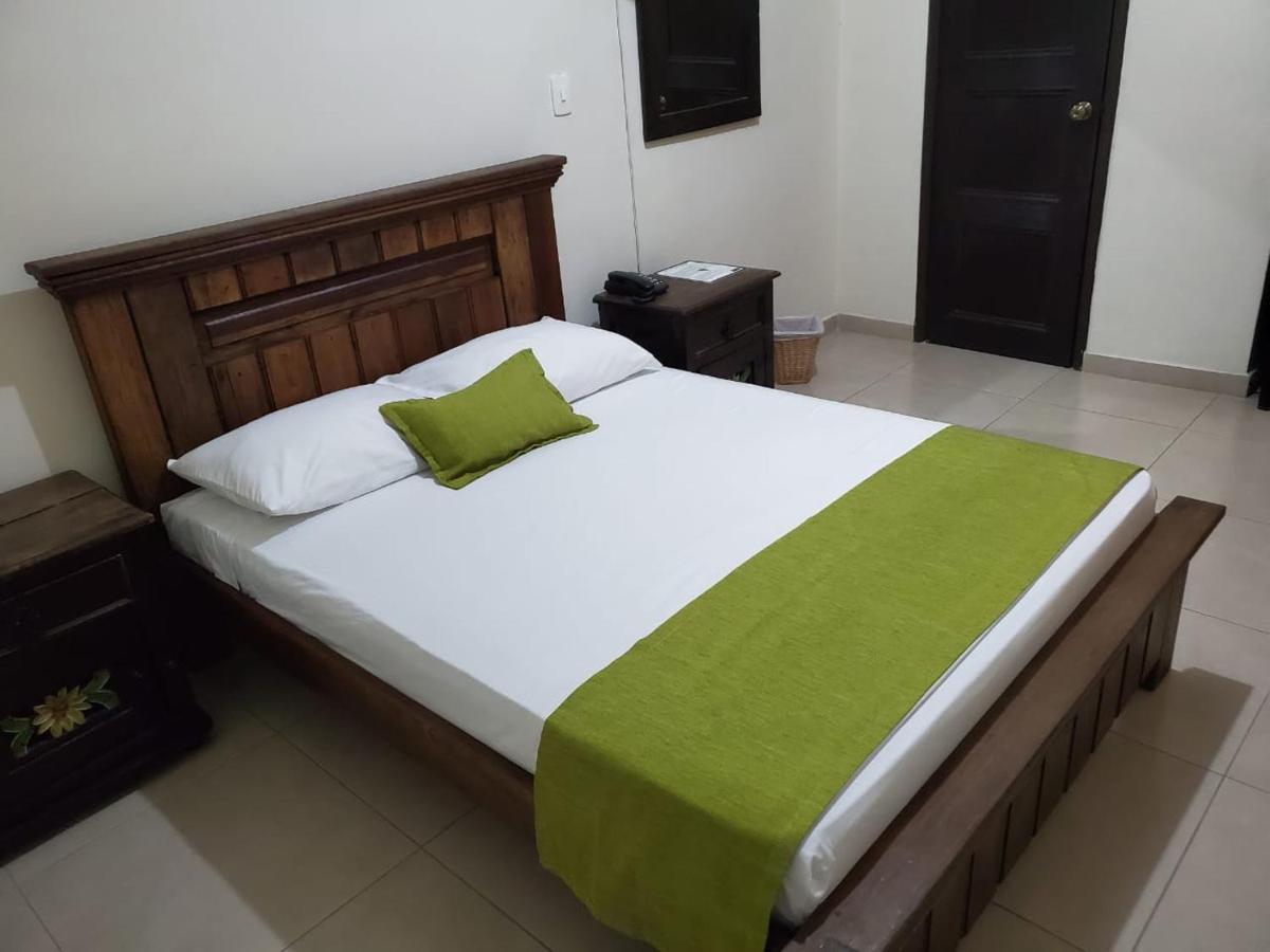 Hotel Cataluna Перейра Экстерьер фото