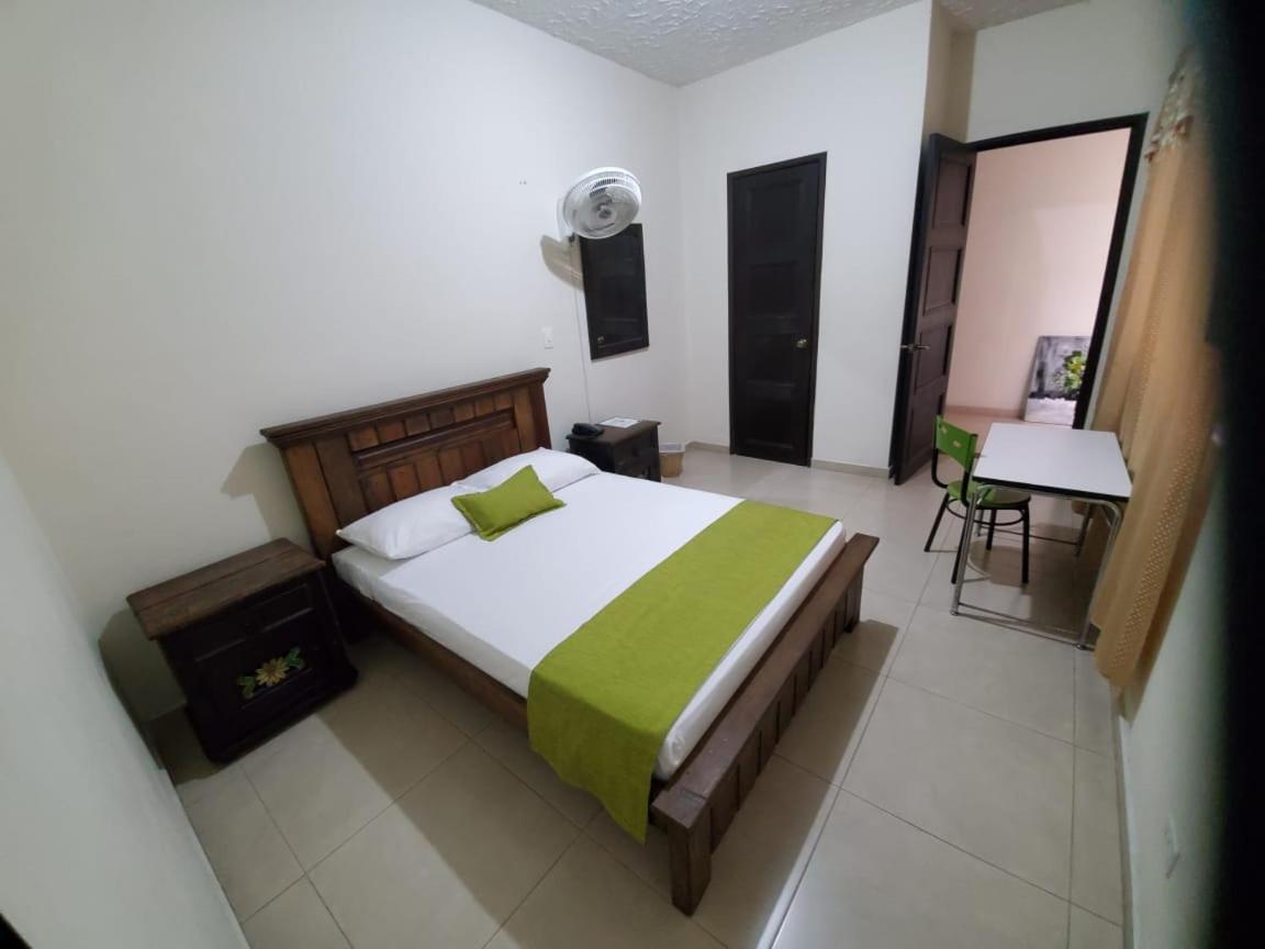 Hotel Cataluna Перейра Экстерьер фото