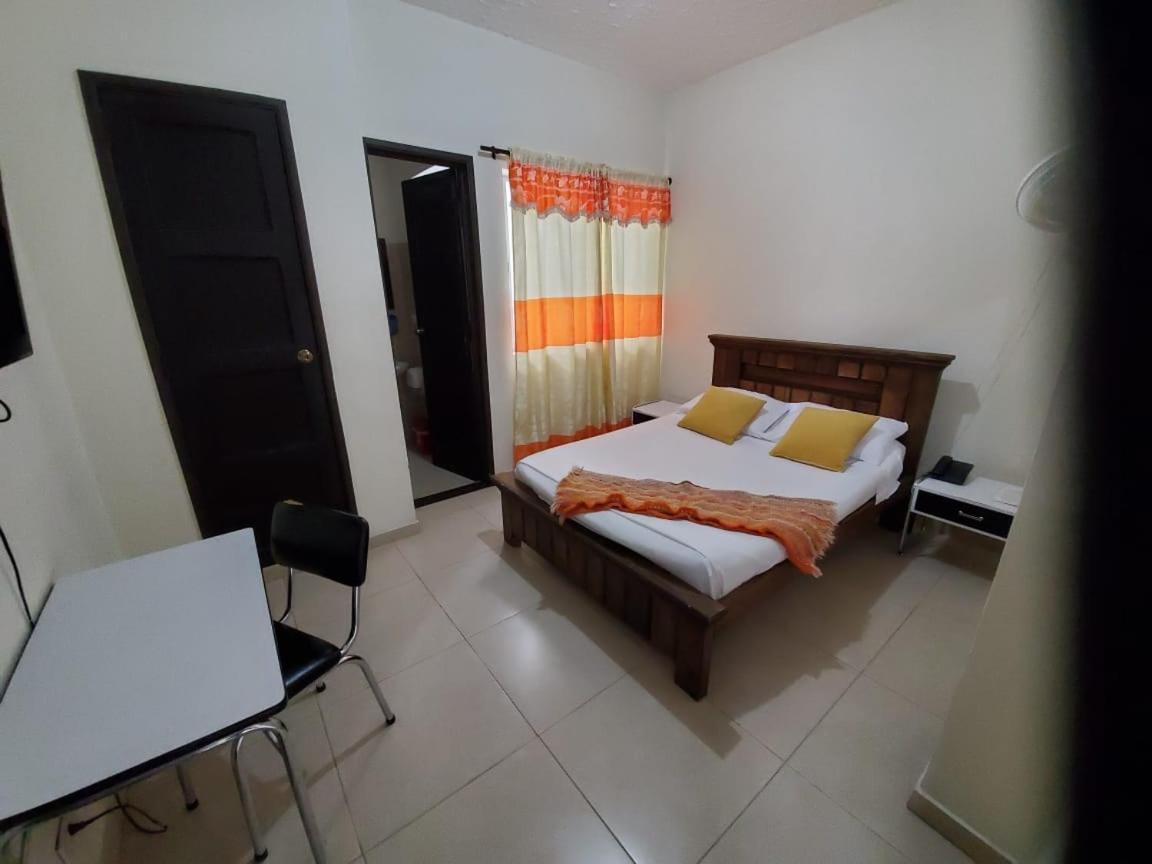 Hotel Cataluna Перейра Экстерьер фото